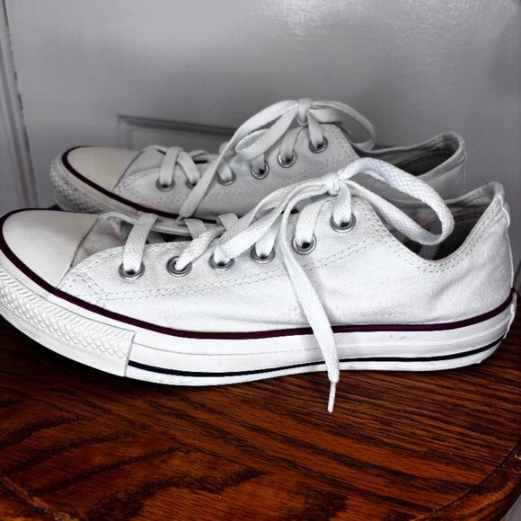 Converse Chuck Taylor All Star Low Top Unisex Sneaker US Women’s Size 9 Mens 7.5 - Picture 2 of 6